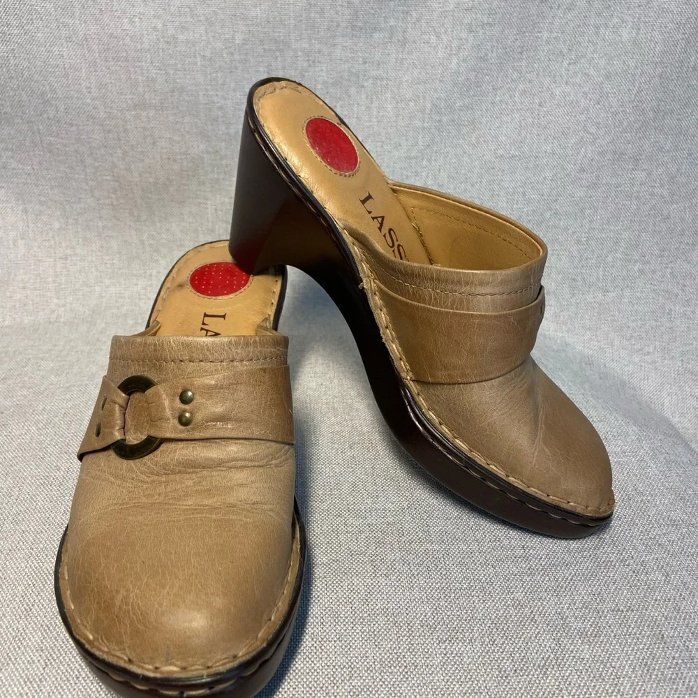 Lessen Womens Leather Comfort Shoes Size 8,5